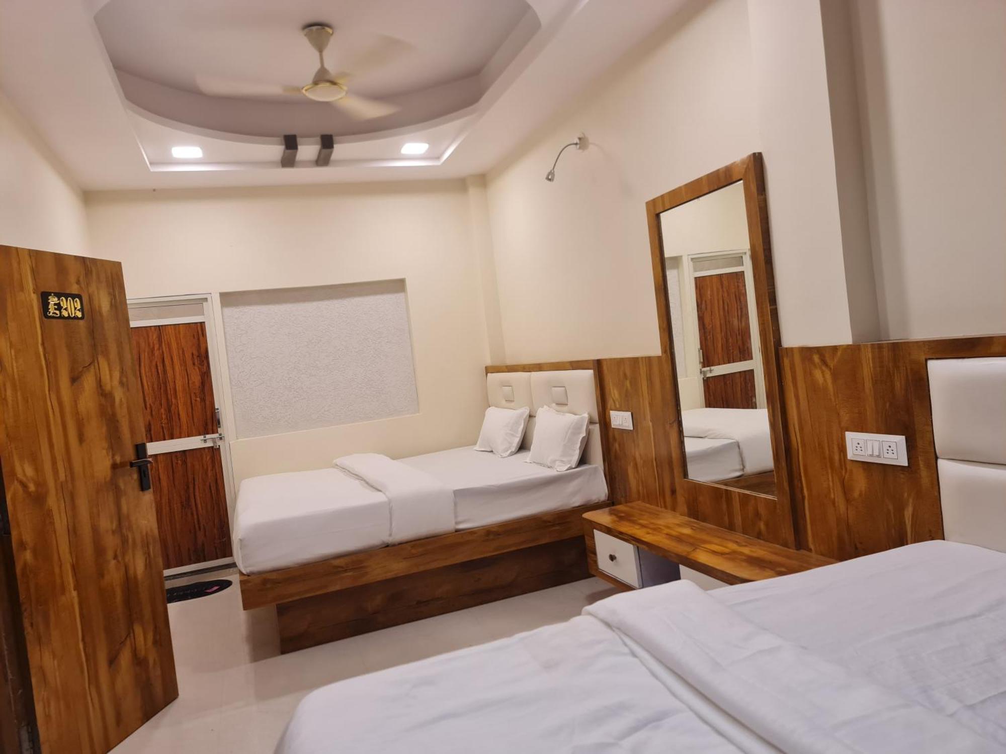 Hotel Empire Ujjain Exterior foto
