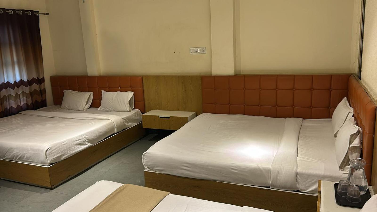 Hotel Empire Ujjain Exterior foto